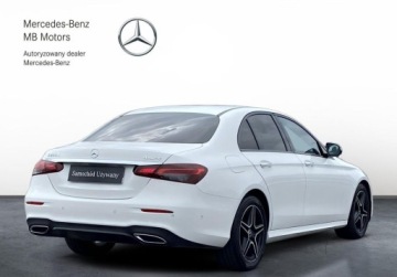 Mercedes Klasa E W213 Limuzyna Facelifting 2.0 E220d 194KM 2022 Mercedes-Benz Klasa E SalonPL AMG Night LED Kamera 360 Keyless Ambiente AS, zdjęcie 25