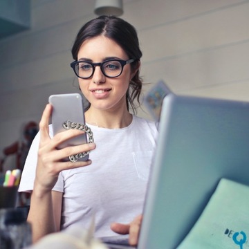 WYGODNE PASKI NA DO TELEFONU STYLOWE ŁAŃCUSZKI BEZPIECZNE I MODNE