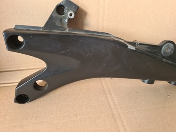 SUZUKI GSXR 600 750 K6 K7 КРОНШТЕЙН РАМЫ ЗАДНИЙ ЛЕВЫЙ