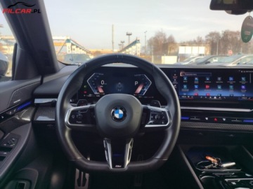 BMW Seria 5 G90-91 2023 BMW Seria 5 M PAKIET PRO GWARANCJA Kamery 360 Zarejestrowany Mozliwa zamia, zdjęcie 9