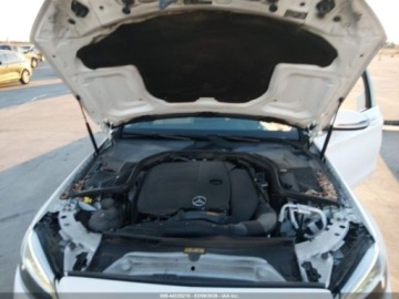 Mercedes Klasa C W206 2021 Mercedes-Benz Klasa C 300 Sedan 2021 2.0 Benzyna 255KM, zdjęcie 8