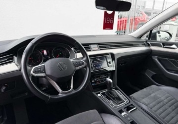 Volkswagen Passat B8 Variant Facelifting 2.0 TSI 190KM 2022 Volkswagen Passat LED Travel Assist Kamera ACC Salon Polska FVAT23, zdjęcie 13