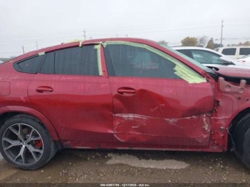 BMW X6 G06 2022 BMW X6 xDrive40i 2022 3.0 Benzyna 335KM, zdjęcie 6