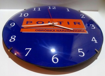 Большие настенные часы с логотипом вашей компании.