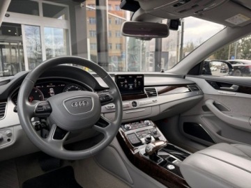 Audi A8 D4 Sedan Facelifting 4.0 TFSI 435KM 2014 Audi A8 A8 L Quattro 4.0 benzyna Japonia 4.0 Benzyna 435KM, zdjęcie 3