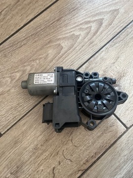 MOTOR ELELKTRICKÝ ZVEDÁK OKNO HYUNDAI I40 KOMBI OE 824503Z010