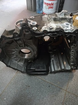 Volkswagen OE 02E301103G obudowa skrzyni