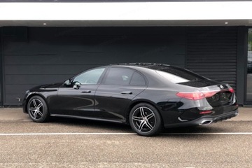 Mercedes Klasa E W214 Sedan 2.0 220d 197KM 2024 E Klasa 220 d 4-Matic AMG 2.0 (197KM) 2024, zdjęcie 3