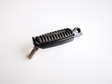 HARLEY SPORTSTER V-ROD PODNÓŻEK STOPKA 33134-07CAZ