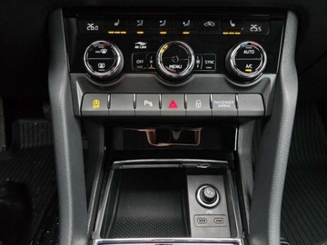 Skoda Karoq Crossover Facelifting 1.5 TSI ACT 150KM 2024 Skoda Karoq 1.5TSI 150KM FV23 DSG Selection HAK elektryczny Pakiety - Park, zdjęcie 20