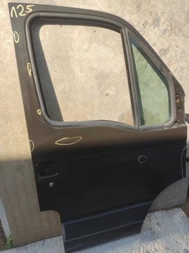 DVEŘE PRAVÝ PŘEDNÍ IVECO DAILY 99-06R 124