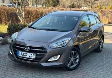 Hyundai i30 II Wagon Facelifting 1.4 MPI 100KM 2015 Hyundai i30 1,4 100KM LIFT Key-less Kamera Navi Bezwypadkowy SERWIS Super