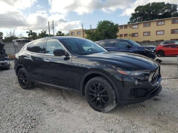 Maserati Levante 2018 Maserati Levante 2018 3.0l 3.0 Benzyna 345KM, zdjęcie 4