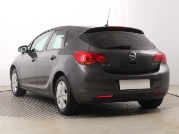 Opel Astra J Hatchback 5d 1.4 Twinport ECOTEC 100KM 2010 Opel Astra 1.4 16V, GAZ, Klima, Parktronic, zdjęcie 3