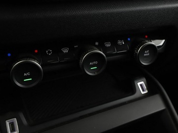 Citroen C4 III SUV 1.5 BlueHDi 110KM 2021 Citroen C4 Kamera, Navi, Aut.klima, Bluetooth, zdjęcie 28