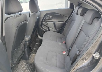 Kia Rio III 2015 Kia Rio 2015r, 1.1 CRDI. Lekko uszkodzony lewy przod. Jezdzi 1.1 Diesel, zdjęcie 8