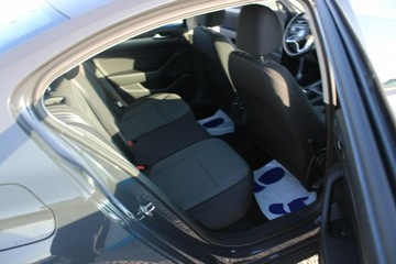 Volkswagen Passat B8 Limousine Facelifting 1.5 TSI EVO 150KM 2021 Volkswagen Passat ESSENCE App-Connect LED F-vat, zdjęcie 27