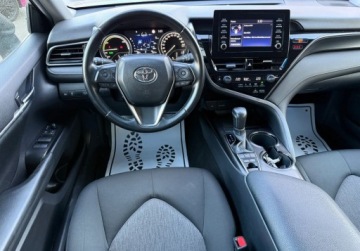 Toyota Camry IX Sedan 2.5 Hybrid Dynamic Force 218KM 2021 Toyota Camry salon Polska, FV-VAT 23, serwis ASO, Gwarancja 2.5 Hybryda, zdjęcie 3