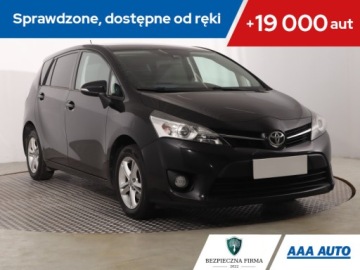 Toyota Verso Minivan Facelifting 1.6 Valvematic 132KM 2016 Toyota Verso 1.6 Valvematic, Salon Polska