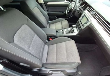 Volkswagen Passat B8 Variant 2.0 TDI 150KM 2015 Volkswagen Passat Volkswagen Passat 2.0 Diesel 150KM, zdjęcie 17
