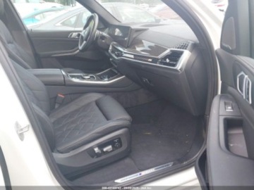 BMW X5 G05 2025 BMW X5 M60i 2025 4.4l 4.4 Benzyna 523KM, zdjęcie 9