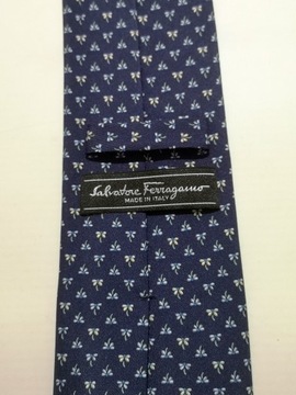 Красивый галстук Salvatore Ferragamo 100% шелк.