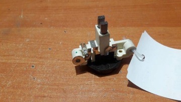 400675 Regulator napiecia MERCEDES W124 W904