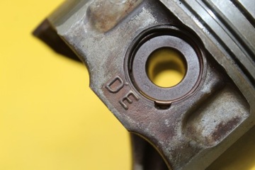 ШАТУН ПОРШНЯ A3 8L 1.8 B GOLF IV AGN