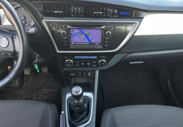 Toyota Auris I Hatchback 3d Facelifting 1.6 Valvematic 132KM 2013 Toyota Auris nawigacja, kamera cofania 1.6 Benzyna 132KM, zdjęcie 22