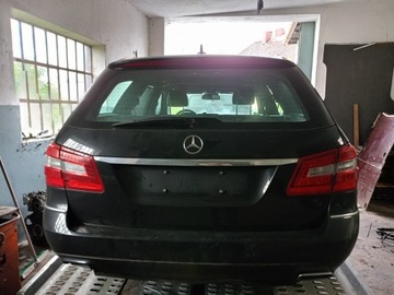 MERCEDES E TŘÍDA W 212 VÍKO KUFRU ZADNÍ KOMPLETNÍ Z SVĚTLO ELEKTRICKÁ 197U