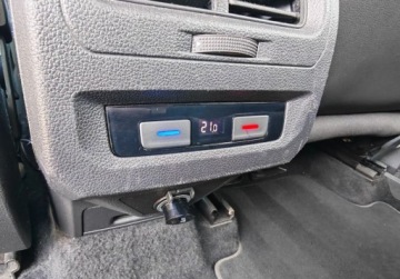 Volkswagen Touran III 1.6 TDI 115KM 2017 Volkswagen Touran swiezo sprowadzone, zarejestrowane, 7osob 1.6 Diesel, zdjęcie 28