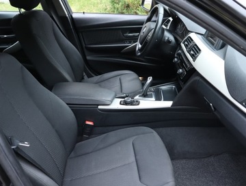 BMW Seria 3 F30-F31-F34 Limuzyna Facelifting 1.5 318i 136KM 2016 BMW 3 318 i, Salon Polska, Automat, Klima, zdjęcie 8