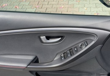 Hyundai i30 II Hatchback 5d Facelifting 1.6 GDI 186KM 2015 Hyundai i30 1,6Turbo 186KM Climatronic Kamera Led Navi Bezwypadkowy SERWIS, zdjęcie 35