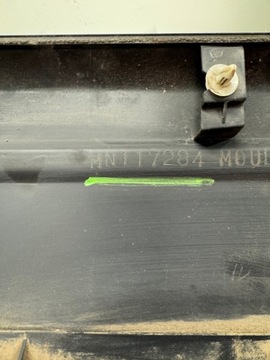 LIŠTA DVEŘE PRAVÝ PŘEDNÍ 3D MITSUBISHI PAJERO III 3 MN117284