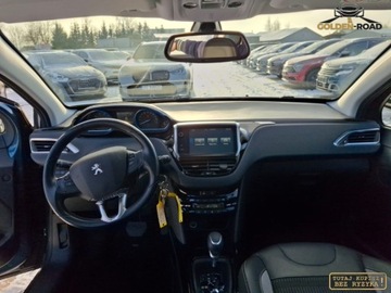 Peugeot 2008 I SUV Facelifting 1.2 PureTech 110KM 2016 Peugeot 2008 1,2 benz . 110 KM panorama navi automat podgrz.fot. alu oplac, zdjęcie 12
