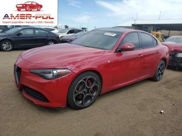 Alfa Romeo Giulia II Sedan Facelifting 2.0 Turbo 280KM 2022 Alfa Romeo Giulia Sport TI AWD 2.0 Benzyna 280KM