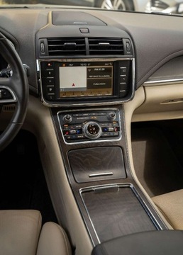 Lincoln Continental IX 2017 Lincoln Continental Lincoln Continental IX 3.0 AWD 402KM 3.0 Benzyna 402KM, zdjęcie 9