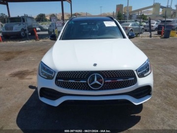 Mercedes GLC C254/X254 2022 Mercedes-Benz GLC 2022r, 4Matic, 2.0L 2.0 Benzyna 255KM, zdjęcie 2