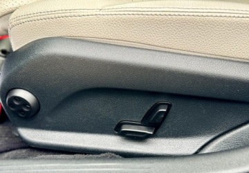 Mercedes Klasa C W205 Limuzyna 200 BlueTEC 136KM 2016 Mercedes-Benz Klasa C Avantgarde C200 136KM Full Led skory PDC Navi niski, zdjęcie 17