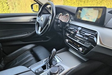 BMW Seria 5 G30-G31 Touring 530d 265KM 2018 BMW Seria 5 X-Drive, 3.0 Diesel 265 KM, Sport, Szwajcaria 3.0 Diesel 265KM, zdjęcie 6