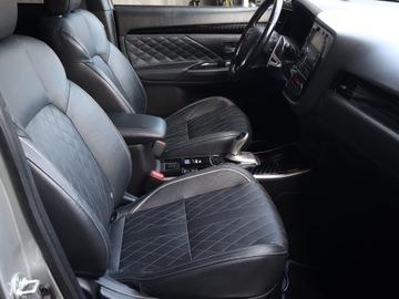 Mitsubishi Outlander III 2019 Mitsubishi Outlander 2.4 PHEV, Serwis ASO, 4X4, zdjęcie 8