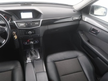 Mercedes Klasa E W212 Kombi 220 CDI BlueEFFICIENCY 170KM 2011 Mercedes E E 220 CDI, 167 KM, Automat, Navi, zdjęcie 7