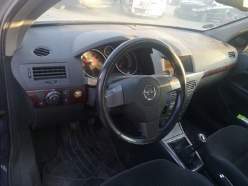 DESKA ROZDĚLOVAČE KONZOLA OPEL ASTRA H III 3 2005R