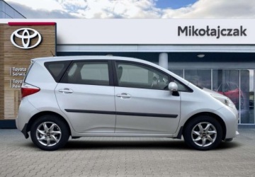 Toyota Verso-S 1.33 Dual VVT-i 99KM 2011 Toyota Verso S 1.33 Premium Salon PL Bezwypadkowy Toyota Mikolajczak Le, zdjęcie 10