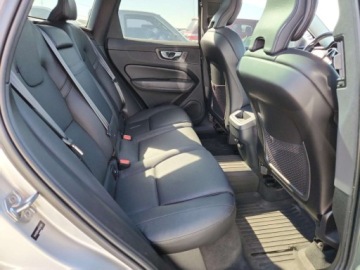 Volvo XC60 II 2021 Volvo XC 60 T5 Momentum 2021 2.0L 2.0 Benzyna 250KM, zdjęcie 11