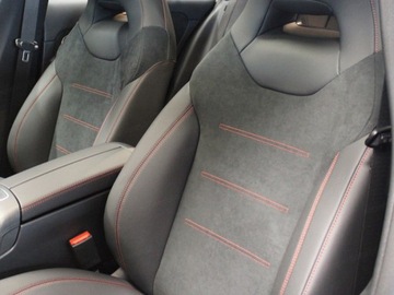 Mercedes Klasa A W177/V177 2025 MERCEDES-BENZ A Klasa 250 e AMG Line 1.3 (218KM) 2025, zdjęcie 4