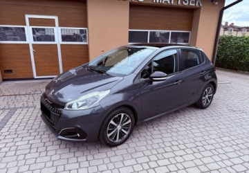 Peugeot 208 I Hatchback 5d Facelifting 1.2 PureTech 82KM 2017 Peugeot 208 1,2 82KM Klimatronik Kamera Panorama 1.2 Benzyna 82KM, zdjęcie 11