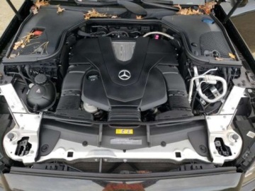 Mercedes Klasa E W213 2018 Mercedes-Benz Klasa E 2018, 3.0L, 4x4, od ubezpieczalni 3.0 Benzyna 329KM, zdjęcie 10