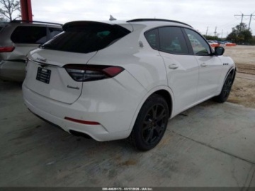 Maserati Levante 2021 Maserati Levante 2021 3.0l 3.0 Benzyna 345KM, zdjęcie 4
