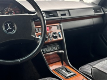 Mercedes W124 Sedan 3.0 4MATIC 180KM 1990 Mercedes W124 300E 4-MATIC, Japonia, Dokumentacja, zdjęcie 29